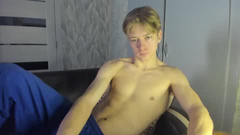 Snapshot of milkiwy chatting on December 2024 06:54:01 AM Isaac online show from December 2024 06:54:01 AM