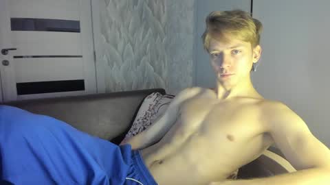 Snapshot of milkiwy chatting on December 2024 05:40:02 AM Isaac online show from December 2024 05:40:02 AM