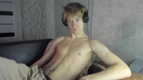 Snapshot of milkiwy chatting on January 2025 06:02:01 AM Isaac online show from January 2025 06:02:01 AM