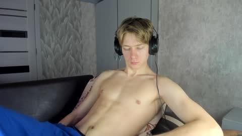 Snapshot of milkiwy chatting on February 2025 06:02:02 AM Isaac online show from February 2025 06:02:02 AM