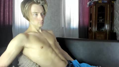 Snapshot of milkiwy chatting on September 2025 06:23:02 AM Isaac online show from September 2025 06:23:02 AM