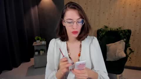 Snapshot of milky_jenny chatting on July 2026 05:07:01 AM Eva online show from July 2026 05:07:01 AM