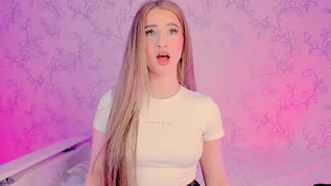 Snapshot of milky_waybaby chatting on January 2025 11:14:01 AM Vivian online show from January 2025 11:14:01 AM