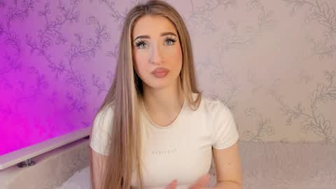 Snapshot of milky_waybaby chatting on January 2025 05:12:01 AM Vivian online show from January 2025 05:12:01 AM