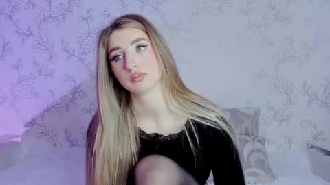 Snapshot of milky_waybaby chatting on March 2025 08:29:01 AM Vivian online show from March 2025 08:29:01 AM