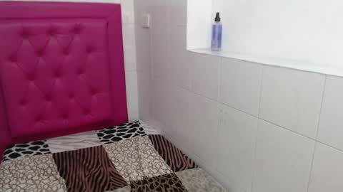 milkyway_18 online show from February 2025 06:01:01 PM