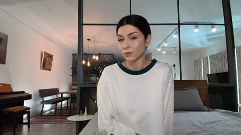 milla bella online show from February 2026 07:34:02 PM