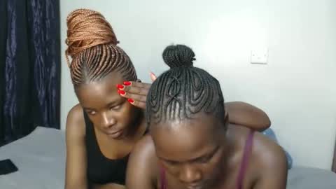 Snapshot of milla_nova chatting on May 2026 12:18:01 AM nova online show from May 2026 12:18:01 AM