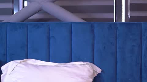 Milla online show from October 2025 05:49:01 AM