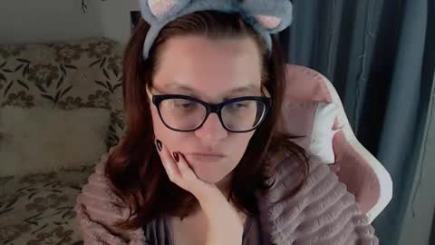 Snapshot of millapoolys chatting on April 2026 04:00:01 PM Milla online show from April 2026 04:00:01 PM