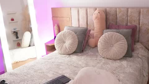 erika rf99 online show from April 2026 01:05:02 AM