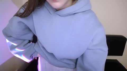 Milla online show from November 2025 09:31:01 AM