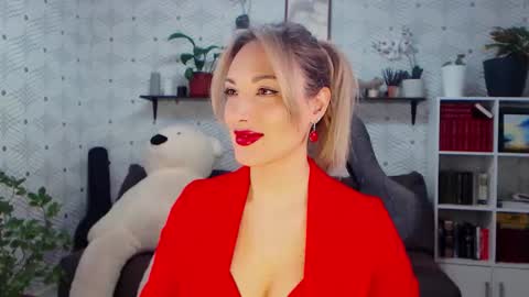 MillaXQueen online show from February 2026 09:34:01 AM