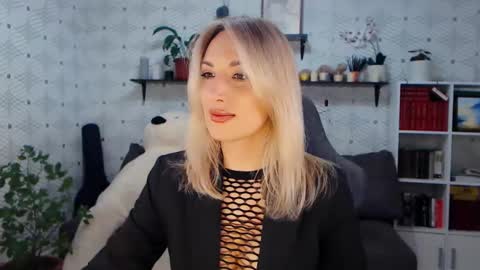 MillaXQueen online show from March 2026 11:59:02 AM