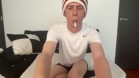 SlimnHungOH online show from September 2025 09:15:01 PM