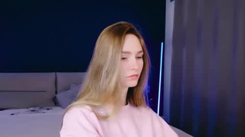 Mila online show from December 2025 07:13:02 AM