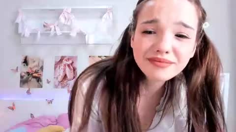 Snapshot of milly_heart chatting on June 2026 03:18:02 AM Milly online show from June 2026 03:18:02 AM