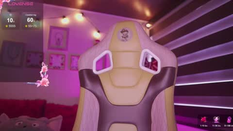 Snapshot of milly_kenner chatting on December 2025 06:56:02 PM MILLY online show from December 2025 06:56:02 PM