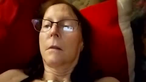 miloanj online show from April 2026 03:33:02 PM