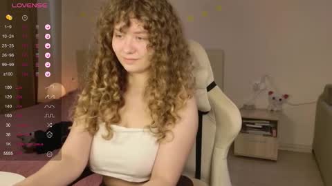 milounee online show from February 2026 06:17:01 AM