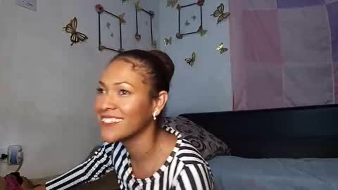 Snapshot of milu_curly chatting on October 2025 05:32:02 AM Milu online show from October 2025 05:32:02 AM