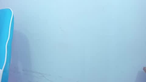 Snapshot of miluuu18 chatting on January 2025 03:32:02 AM Miluu online show from January 2025 03:32:02 AM