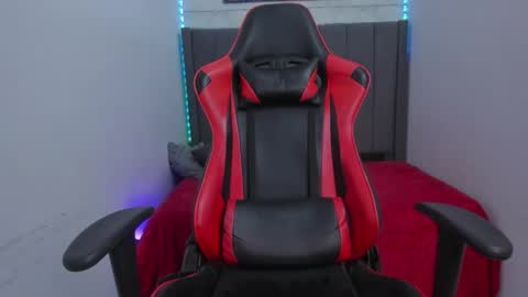 Snapshot of miluuu18 chatting on January 2025 03:12:02 AM Miluu online show from January 2025 03:12:02 AM