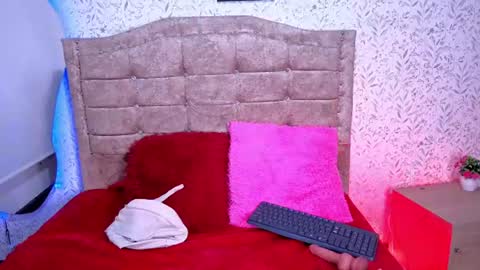Snapshot of mily_lu chatting on June 2026 04:06:01 AM mily online show from June 2026 04:06:01 AM