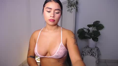 Snapshot of mily_ortiz chatting on July 2026 02:52:02 PM Mily Ortiz online show from July 2026 02:52:02 PM