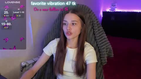 Emily online show from October 2025 07:03:02 PM