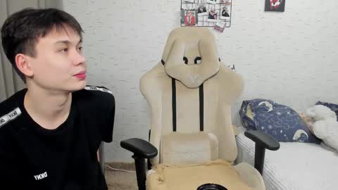 Snapshot of milymi_ chatting on February 2025 02:52:01 PM Milena and Jasper online show from February 2025 02:52:01 PM