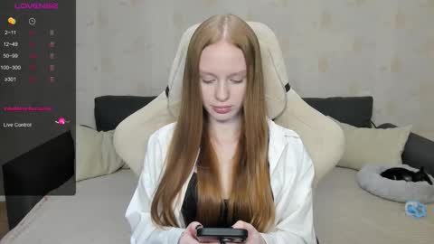 Snapshot of milymi_ chatting on September 2025 11:34:02 AM Milena and Jasper online show from September 2025 11:34:02 AM