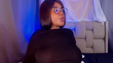 Snapshot of mimi_gil chatting on February 2026 12:28:01 AM Mimi online show from February 2026 12:28:01 AM