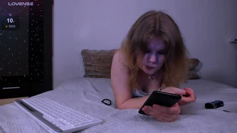Snapshot of mina27372 chatting on January 2025 12:29:01 AM hi Im Mina online show from January 2025 12:29:01 AM