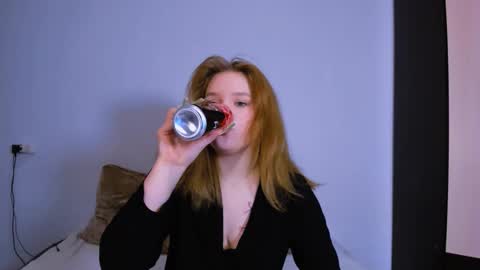 hi Im Mina  online show from December 2025 01:44:01 AM