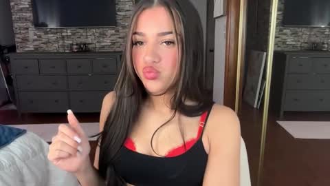 Mina online show from February 2026 01:27:02 PM