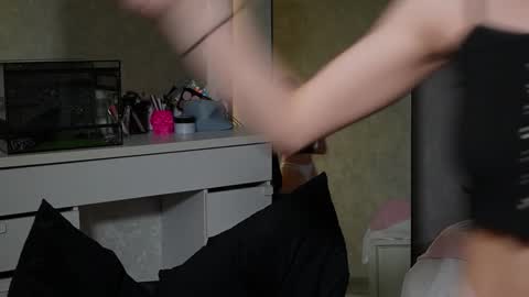 Emily online show from March 2026 03:13:02 AM