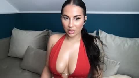 Mindy online show from October 2025 05:36:01 PM