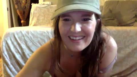 Snapshot of mindymounds chatting on May 2026 12:06:02 AM Mindy online show from May 2026 12:06:02 AM