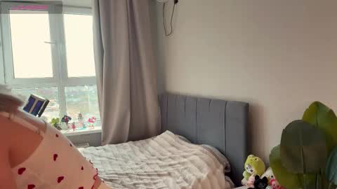 Snapshot of minicleo chatting on September 2025 01:04:01 PM Cleo online show from September 2025 01:04:01 PM