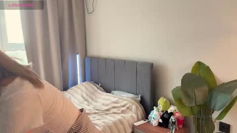 Snapshot of minicleo chatting on September 2025 12:21:02 PM Cleo online show from September 2025 12:21:02 PM