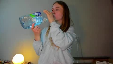 Snapshot of minidiva_ chatting on May 2026 08:51:01 PM Amelia online show from May 2026 08:51:01 PM