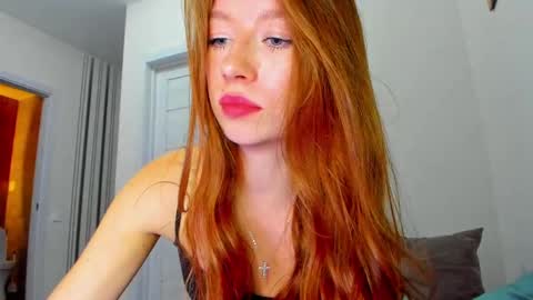 Snapshot of minidiva_ chatting on June 2026 07:37:02 PM Amelia online show from June 2026 07:37:02 PM