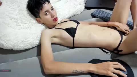 Loly online show from October 2025 11:49:01 PM