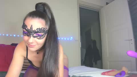 Snapshot of minitini_squirt chatting on October 2025 07:58:02 PM Tina et Lo online show from October 2025 07:58:02 PM