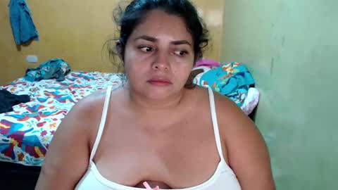 Snapshot of minnie_bbw69 chatting on September 2025 12:44:02 AM Andrea online show from September 2025 12:44:02 AM