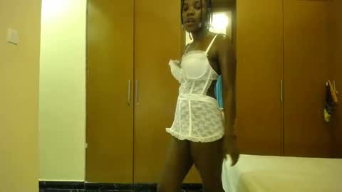 Snapshot of minnie_lila chatting on September 2025 06:57:01 AM Lila online show from September 2025 06:57:01 AM