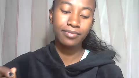 minouch211907 online show from October 2025 02:45:02 AM