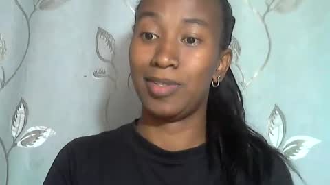 Snapshot of minouch211907 chatting on April 2026 06:55:02 AM minouch211907 online show from April 2026 06:55:02 AM