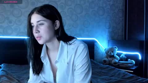 Hi Im Naomi online show from December 2025 12:06:01 AM